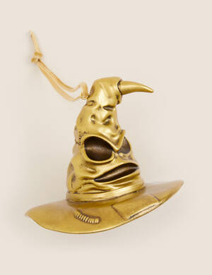 marksandspencer_XMAS2023_HOME_T40_2982S_zavesna ozdoba Harry Potter_moudry klobouk_299Kc.jpg
